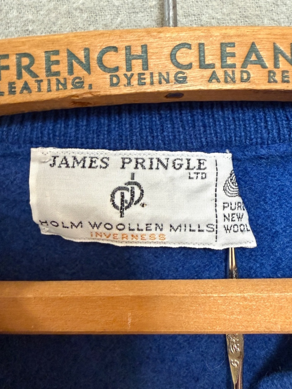 James Pringle Scotland Pure New Wool V-Neck Sweater Vest Royal Blue VTG Men S - Picture 5 of 7